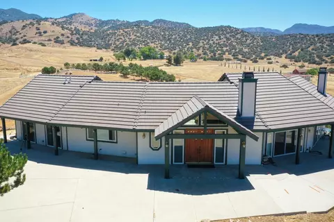 34757 Meadow View Ln, Caliente, CA 93518 photo 1