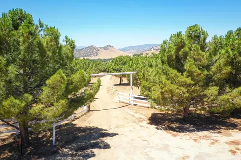 34757 Meadow View Ln, Caliente, CA 93518 photo 59