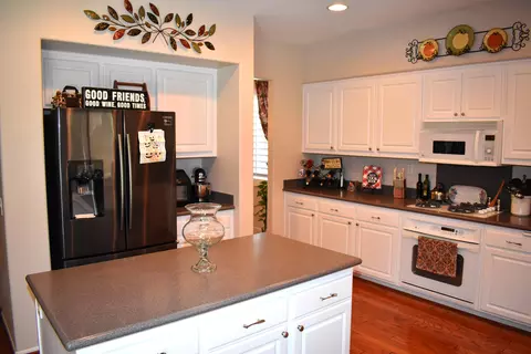 7302 Belaire Ln, Lancaster, CA 93536 photo 7