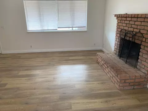 40986 E 166th St, Lancaster, CA 93535 photo 2