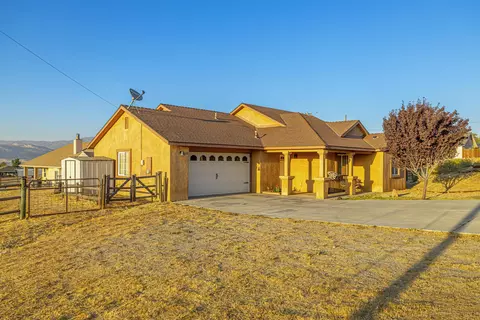 27401 Kelso Ct, Tehachapi, CA 93561 photo 8