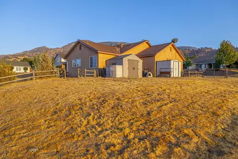 27401 Kelso Ct, Tehachapi, CA 93561 photo 13