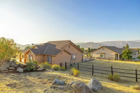 27401 Kelso Ct, Tehachapi, CA 93561 photo 7