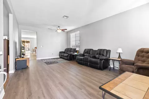 1714 Imperial St, Lancaster, CA 93534 photo 4