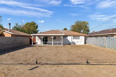 2528 Dixie St, Rosamond, CA 93560 photo 5