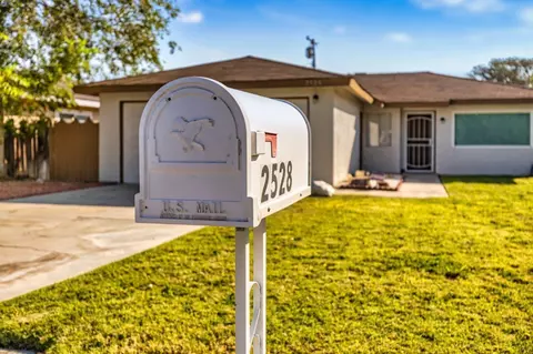 2528 Dixie St, Rosamond, CA 93560 photo 22