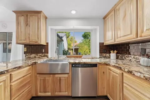44232 Halcom Ave, Lancaster, CA 93536 photo 9