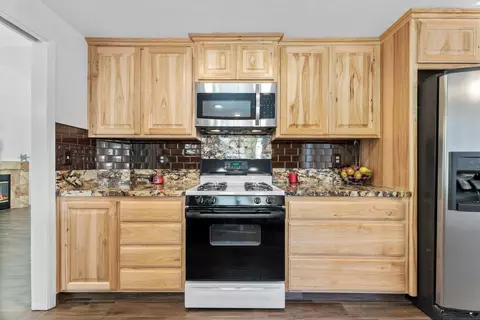 44232 Halcom Ave, Lancaster, CA 93536 photo 10