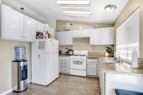 2268 Cimmaron St, Lancaster, CA 93535 photo 17
