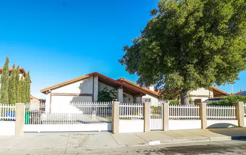 37032 Erick Ct, Palmdale, CA 93550 photo 1