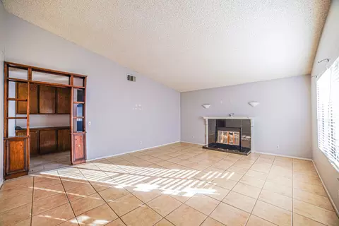 37032 Erick Ct, Palmdale, CA 93550 photo 7