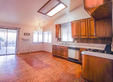 37032 Erick Ct, Palmdale, CA 93550 photo 2