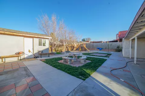 37032 Erick Ct, Palmdale, CA 93550 photo 6