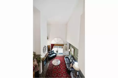 7332 Laura Ln, Reseda, CA 91335 photo 11