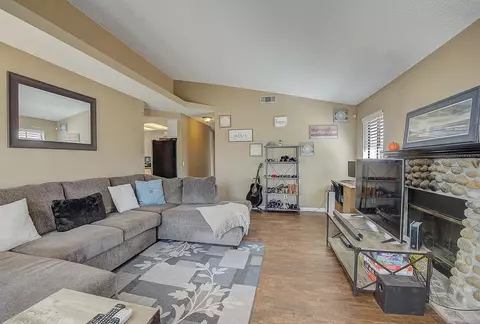 45846 York Pl, Lancaster, CA 93534 photo 4