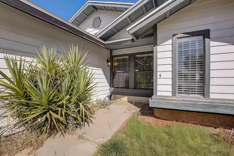 45846 York Pl, Lancaster, CA 93534 photo 2