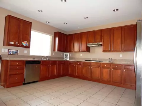 2762 Emerald Ln, Lancaster, CA 93535 photo 5