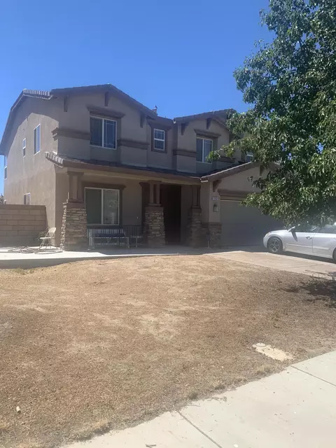2762 Emerald Ln, Lancaster, CA 93535 photo 2