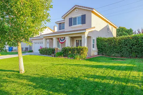 4714 Spice St, Lancaster, CA 93536 photo 2