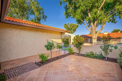 43749 Mona St, Lancaster, CA 93535 photo 6