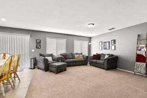 43244 33rd St E, Lancaster, CA 93535 photo 4