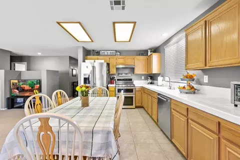43244 33rd St E, Lancaster, CA 93535 photo 8
