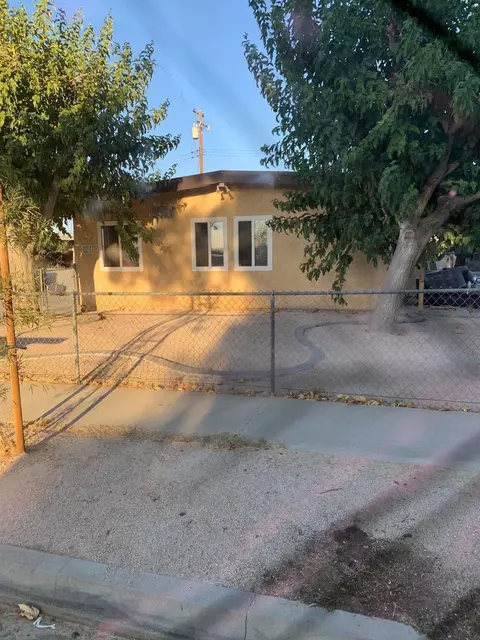 38816 8th St E, Palmdale, CA 93550 photo 1