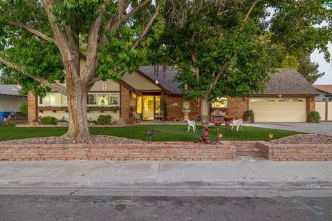 43628 Dejay St, Lancaster, CA 93536 photo 2