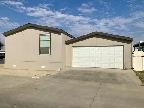 45465 25th St E #SP 124, Lancaster, CA 93535 photo 2