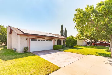 44302 Fig Ave, Lancaster, CA 93534 photo 2