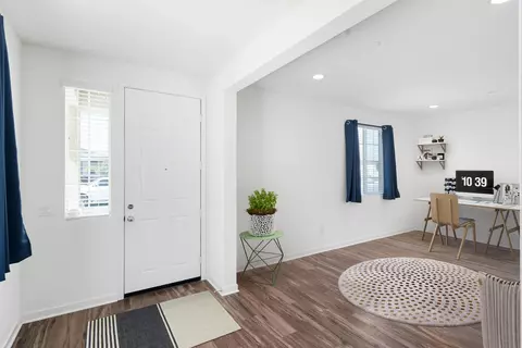 45030 Marbella St, Lancaster, CA 93536 photo 2