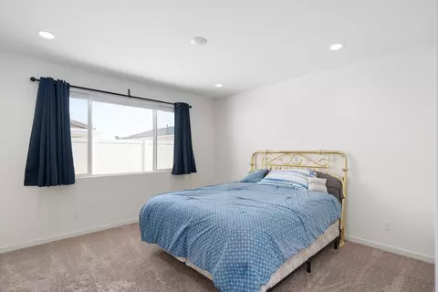 45030 Marbella St, Lancaster, CA 93536 photo 8
