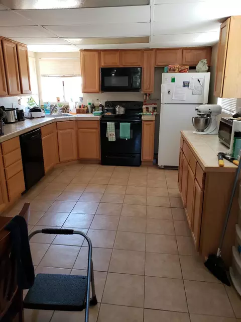 28264 Griffin St, Tehachapi, CA 93561 photo 5