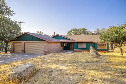 21600 Sunnybrook Dr, Tehachapi, CA 93561 photo 2