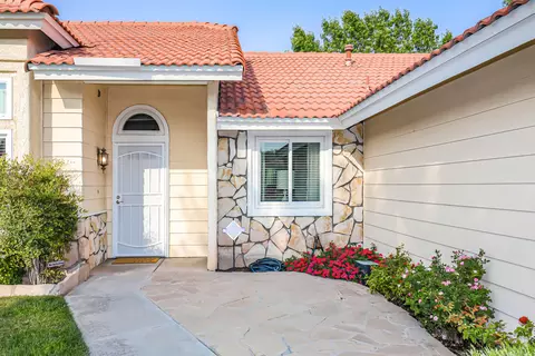 43314 Cornell Ct, Lancaster, CA 93536 photo 2