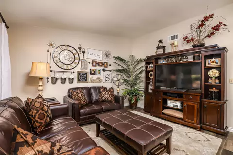 43314 Cornell Ct, Lancaster, CA 93536 photo 7