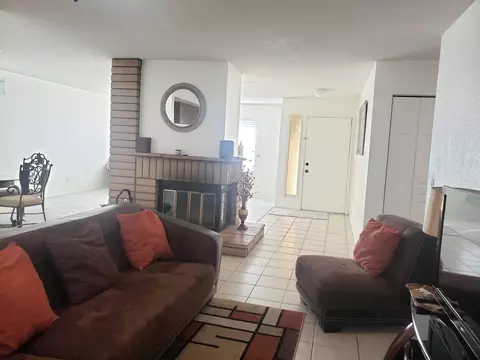 45002 E 8th St, Lancaster, CA 93535 photo 3