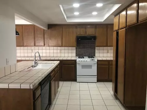 1226 Pasteur Dr, Lancaster, CA 93535 photo 4