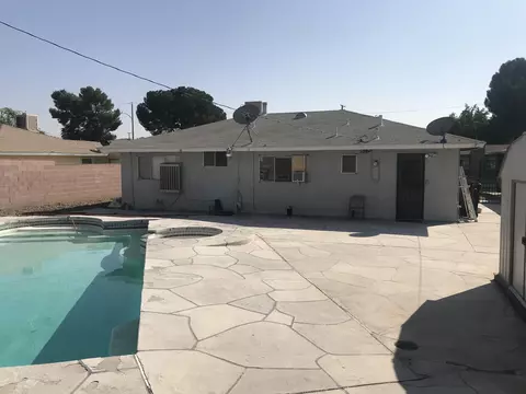 621 Ovington St E, Lancaster, CA 93535 photo 15
