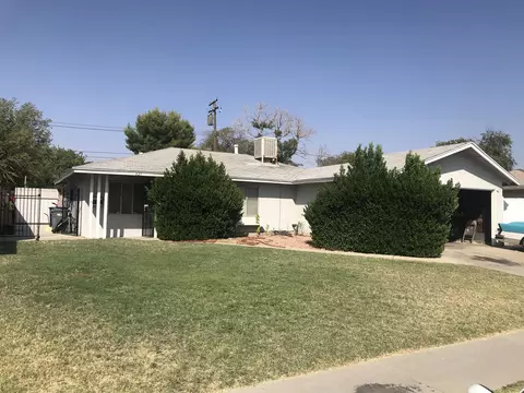 621 Ovington St E, Lancaster, CA 93535 photo 1