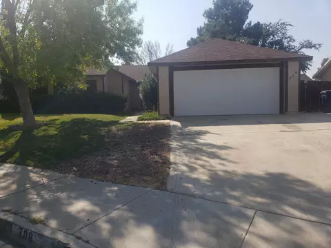 708 Trixis Ave, Lancaster, CA 93534 photo 2