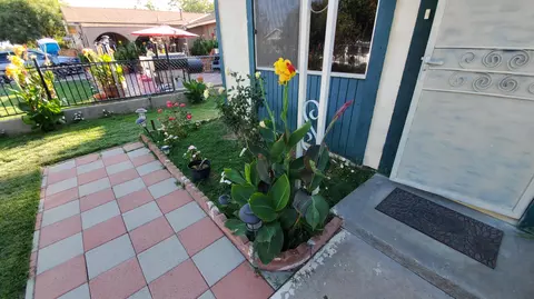 37243 Cedrela Ave, Palmdale, CA 93552 photo 2