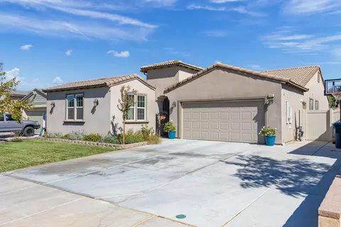 1323 Clasico Dr, Tehachapi, CA 93561 photo 2