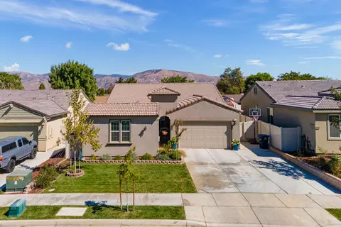 1323 Clasico Dr, Tehachapi, CA 93561 photo 3