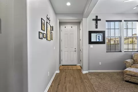 1323 Clasico Dr, Tehachapi, CA 93561 photo 8