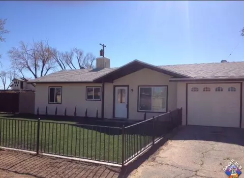 2134 Alexander Ave, Rosamond, CA 93560 photo 2
