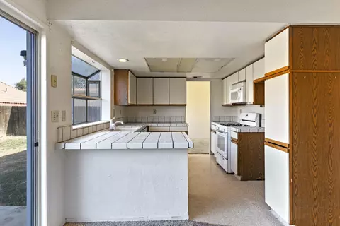 1114 Elm St, Tehachapi, CA 93561 photo 9