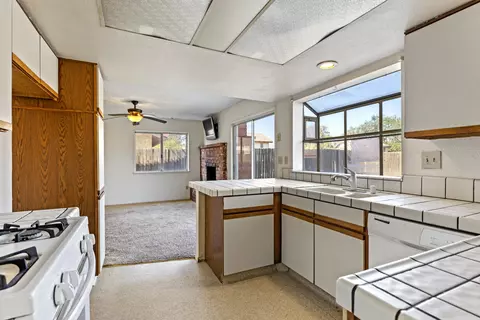 1114 Elm St, Tehachapi, CA 93561 photo 8