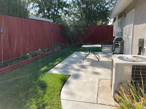 43940 Maria Cir, Lancaster, CA 93535 photo 2