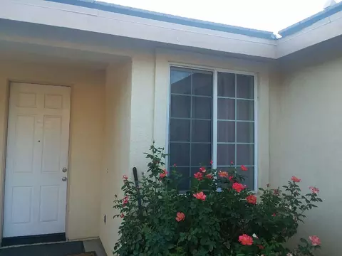 42945 Edson Ave, Lancaster, CA 93536 photo 2